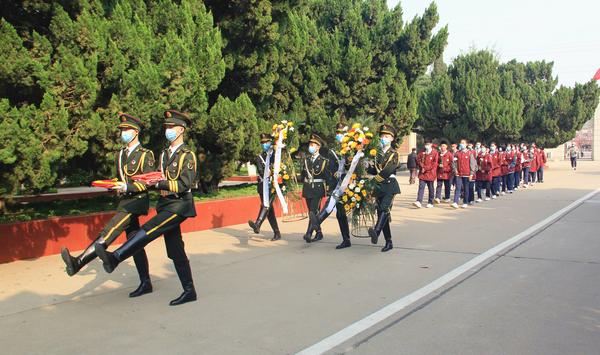 清明祭英烈 (2) 清明祭英烈 (2)